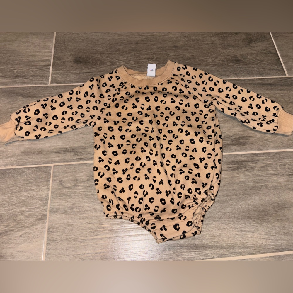Old Navy Tan and Black Kids Bodysuit
